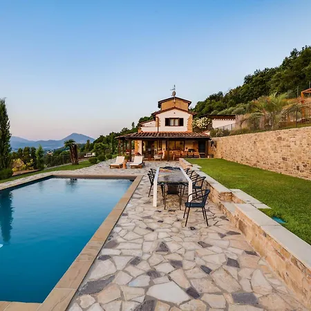 Destino Italy, Umbria Tuscany Boarder *