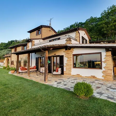 Destino Italy, Umbria Tuscany Boarder Villa