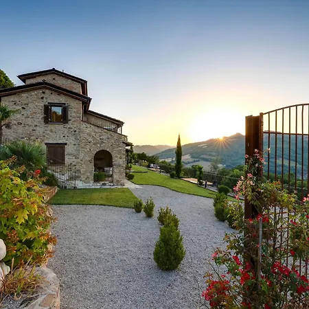 Destino Italy, Umbria Tuscany Boarder Villa Montone (Umbria)