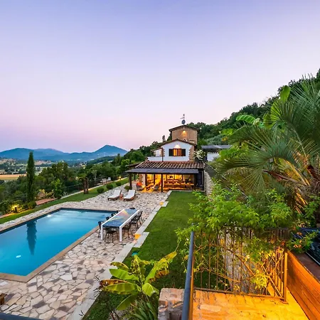 Destino Italy, Umbria Tuscany Boarder Villa Montone (Umbria)