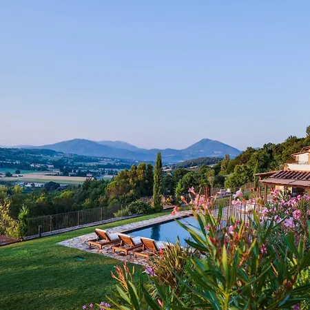 Destino Italy, Umbria Tuscany Boarder *