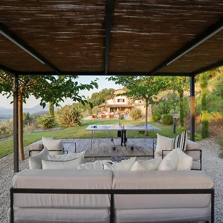 Destino Italy, Umbria Tuscany Boarder Монтоне