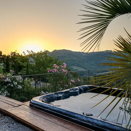 Destino Italy, Umbria Tuscany Boarder * Montone (Umbria)