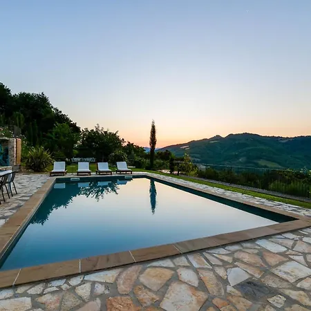 Destino Italy, Umbria Tuscany Boarder Villa