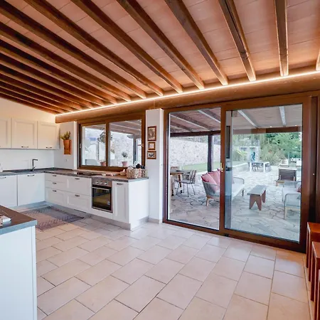 Destino Italy, Umbria Tuscany Boarder *