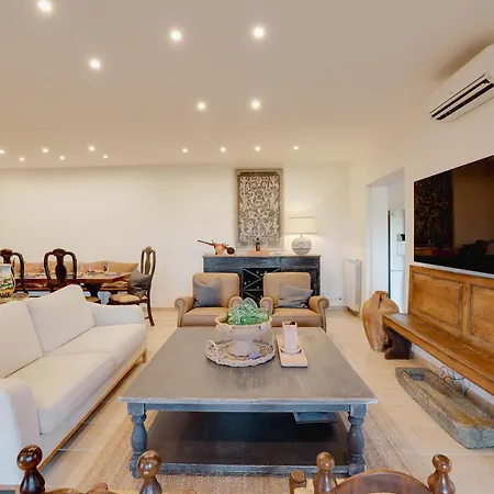 Destino Italy, Umbria Tuscany Boarder * Монтоне