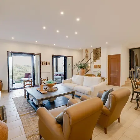 Destino Italy, Umbria Tuscany Boarder Villa